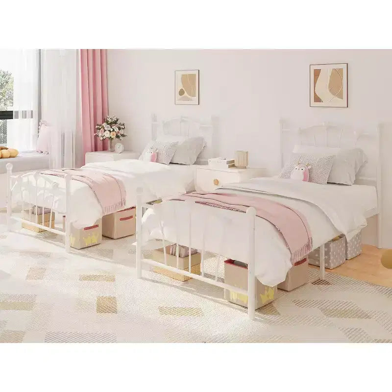 Cadre de lit en métal en forme de cœur double avec tête de lit, pied de lit, support à lattes robuste, rangement sous le lit, pas besoin de sommier tapissier, blanc