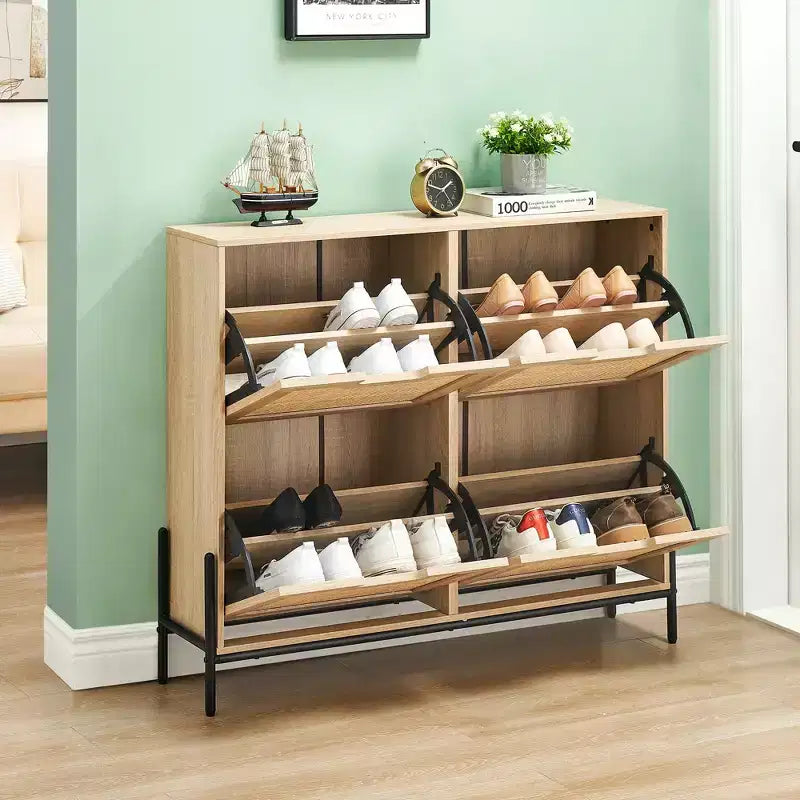 Meuble à chaussures en rotin avec 4 tiroirs basculants et pieds en métal