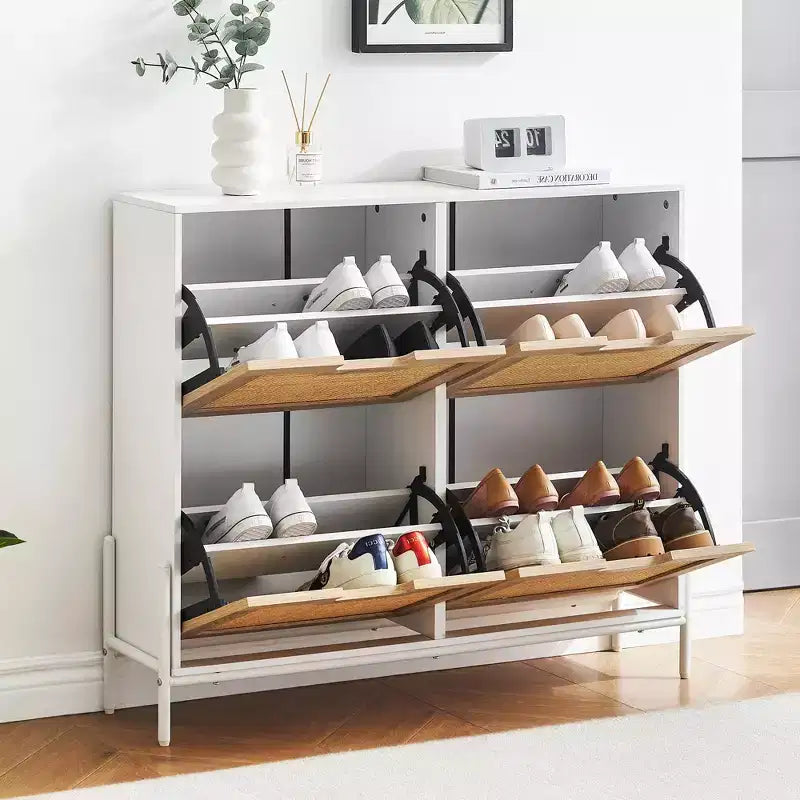 Meuble à chaussures en rotin avec 4 tiroirs basculants et pieds en métal