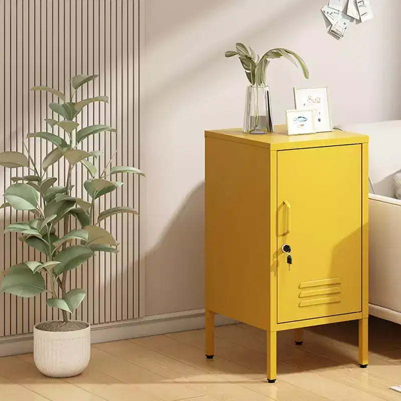 Table d'appoint en métal avec 2 étagères réglables, porte verrouillable et dispositif anti-basculement