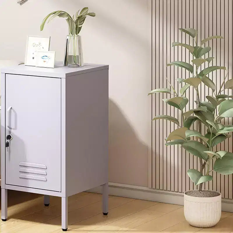 Table d'appoint en métal avec 2 étagères réglables, porte verrouillable et dispositif anti-basculement