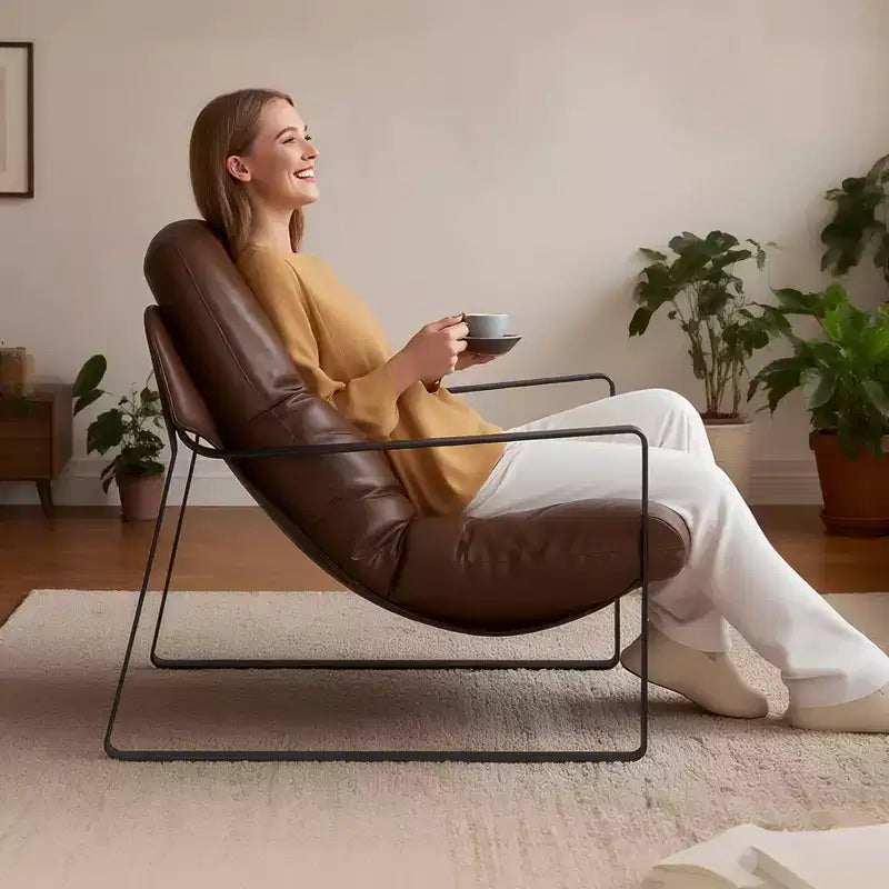 Fauteuil d'appoint en similicuir avec coussin en mousse souple, cadre en métal robuste et coussin amovible, marron