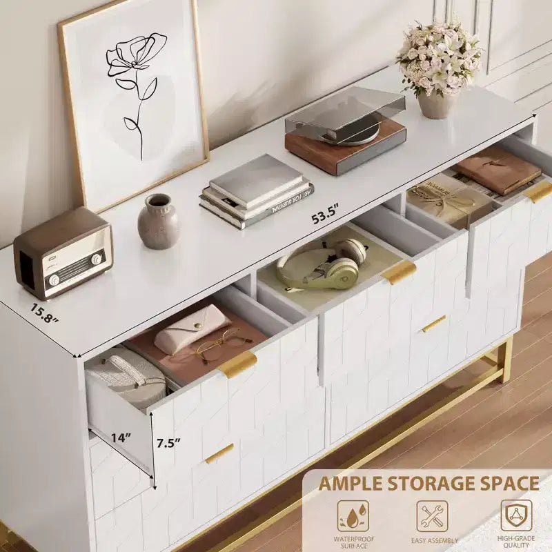 Commode à 7 tiroirs avec poignées et pieds en métal
