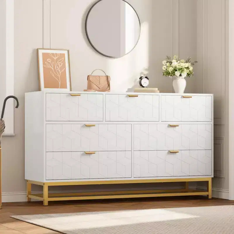 Commode à 7 tiroirs avec poignées et pieds en métal